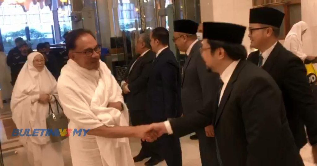 VIDEO Anwar Tiba Di Makkah Untuk Ibadah Umrah Sempena Lawatan Rasmi