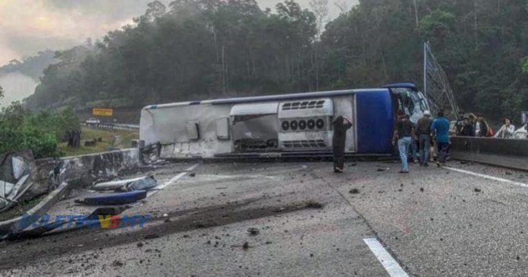 Video Bas Terbalik Di Lebuhraya Kl Karak Buletin Tv Malaysia