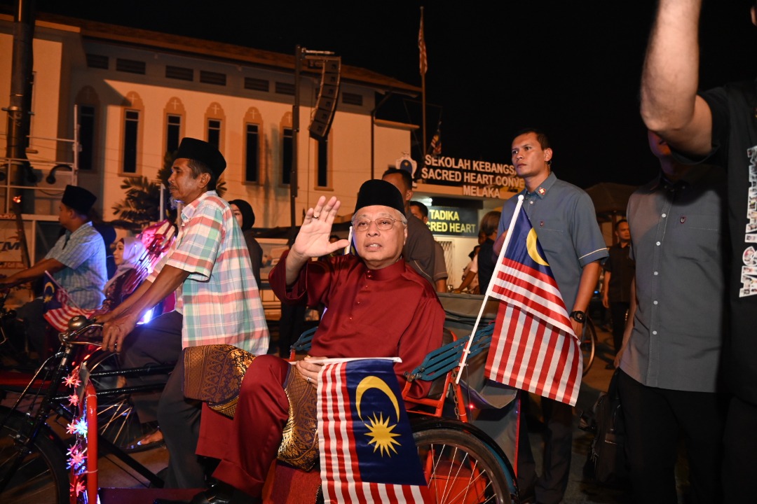 Pengayuh Beca Teruja Bawa Perdana Menteri