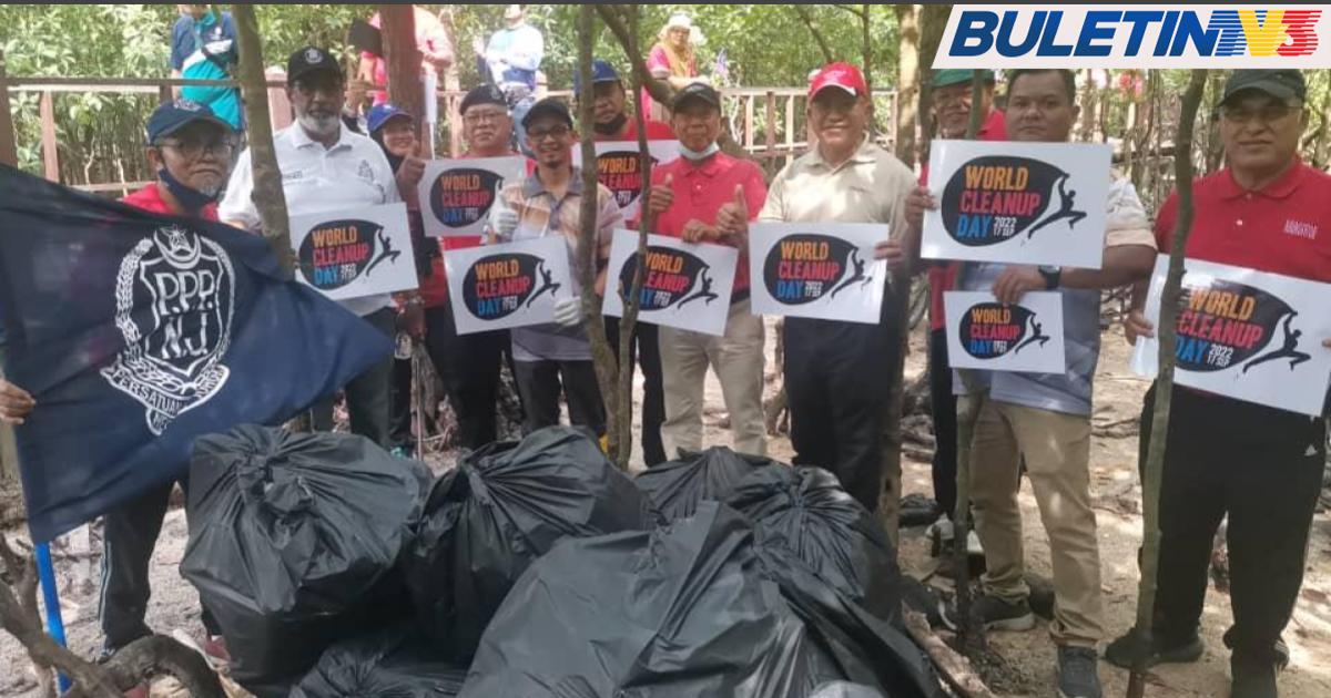 ‘Fun Walk’ Sambil Bersihkan Sampah Sempena Hari Malaysia