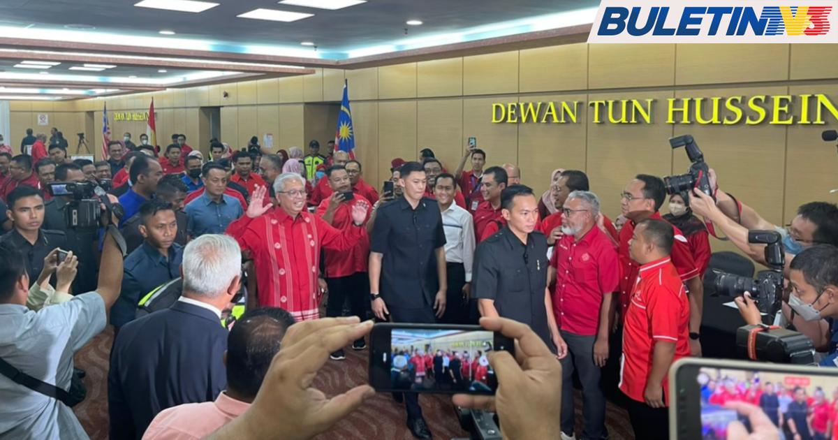 PM Hadir Perjumpaan Khas UMNO