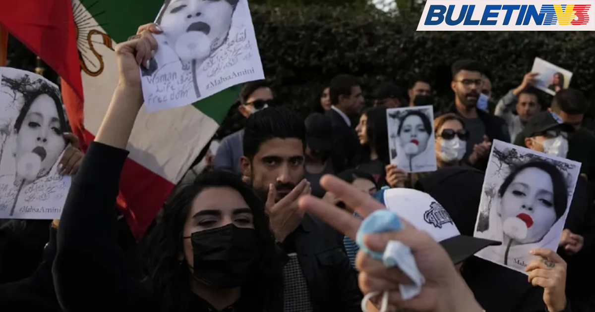 Pelajar Laung Bantahan Lawatan Presiden Iran di Universiti
