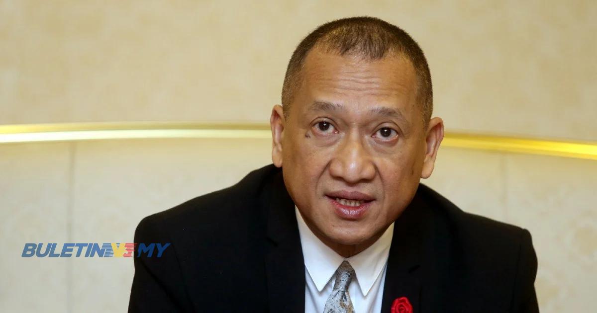 Anwar bebas melakukan apa sahaja demi kebaikan negara – Nazri Aziz