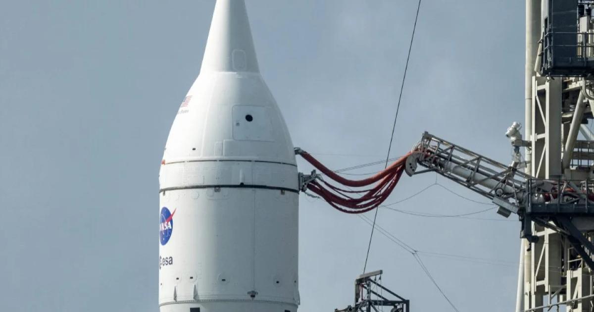 NASA lancar roket gergasi untuk kembali ke bulan