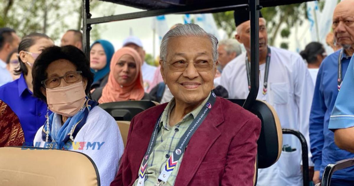 PRU15: Tun M dakwa negara akan hadapi lebih banyak masalah jika ditadbir PAS