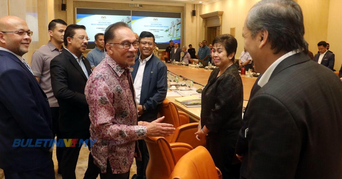 PM Anwar bangga komitmen penjawat awam