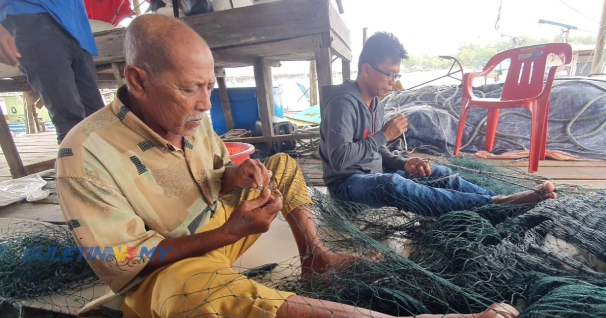 [VIDEO] Keluhan nelayan pantai terpaksa ikat perut di musim tengkujuh
