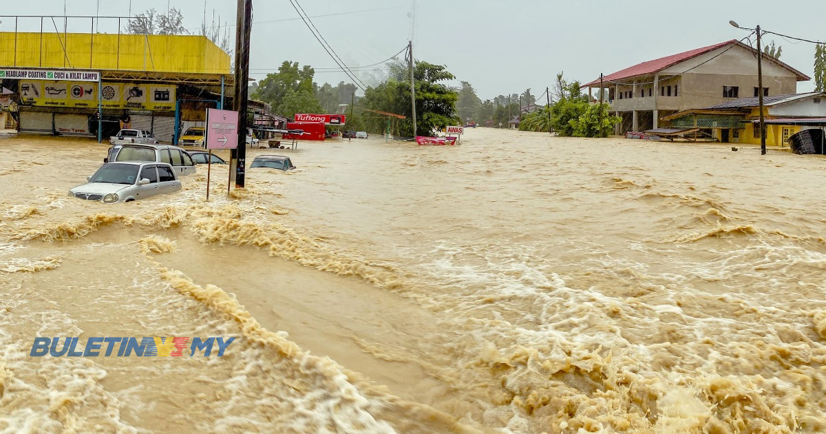 [VIDEO] Banjir: Besut lumpuh, terputus hubungan