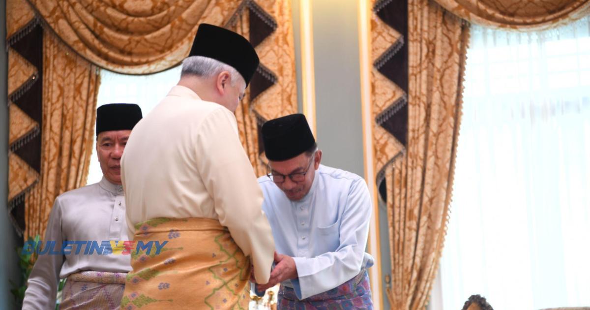 [VIDEO] Sultan Nazrin berkenan menerima menghadap Anwar di Istana Kinta