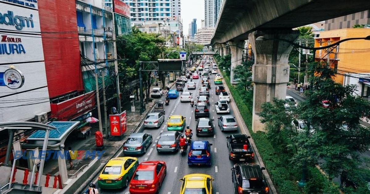 Ganjaran wang tunai diberi polis Thai untuk video kesalahan lalu lintas ‘terbaik’