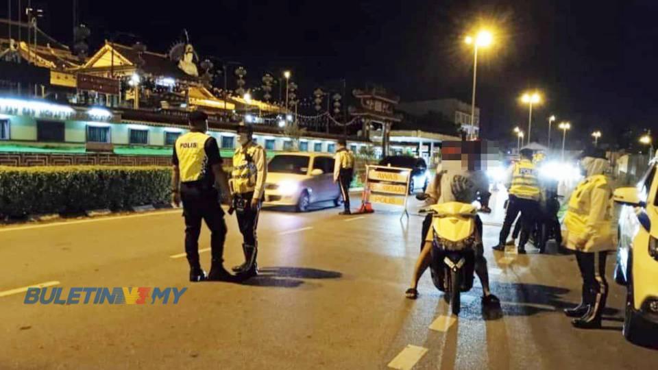 Polis tahan 3 pemandu mabuk