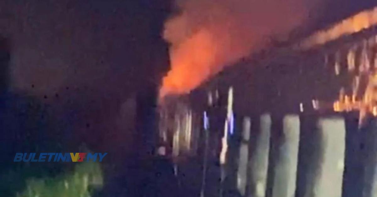 Kepala kereta api terbakar, 296 penumpang selamat
