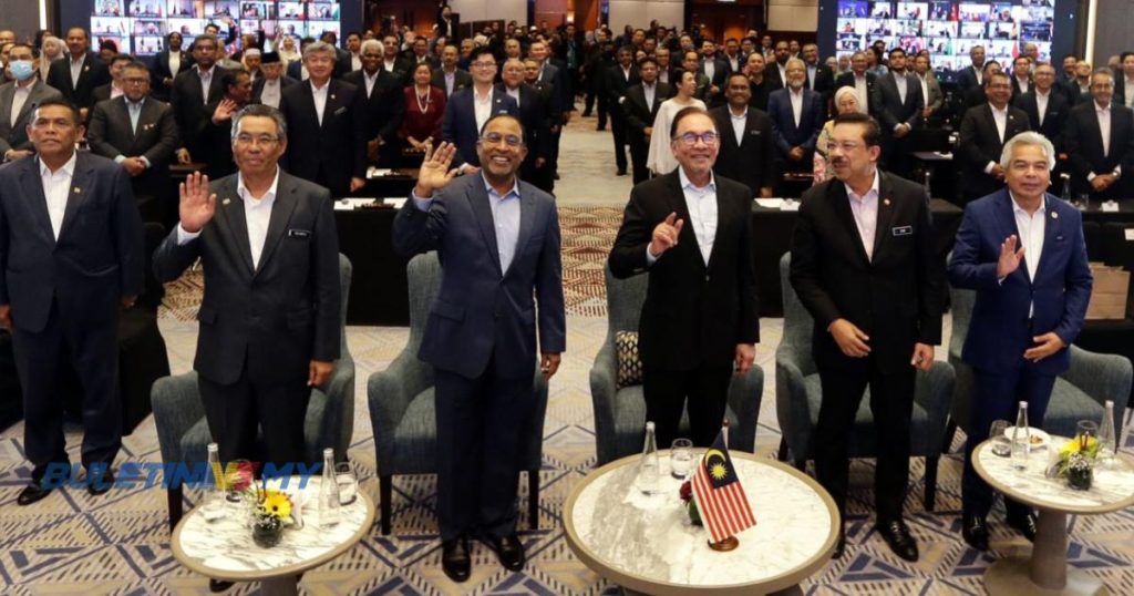 Anwar Yakin Kerajaan Perpaduan Kekal Hingga Tamat Penggal Buletin Tv3 Malaysia