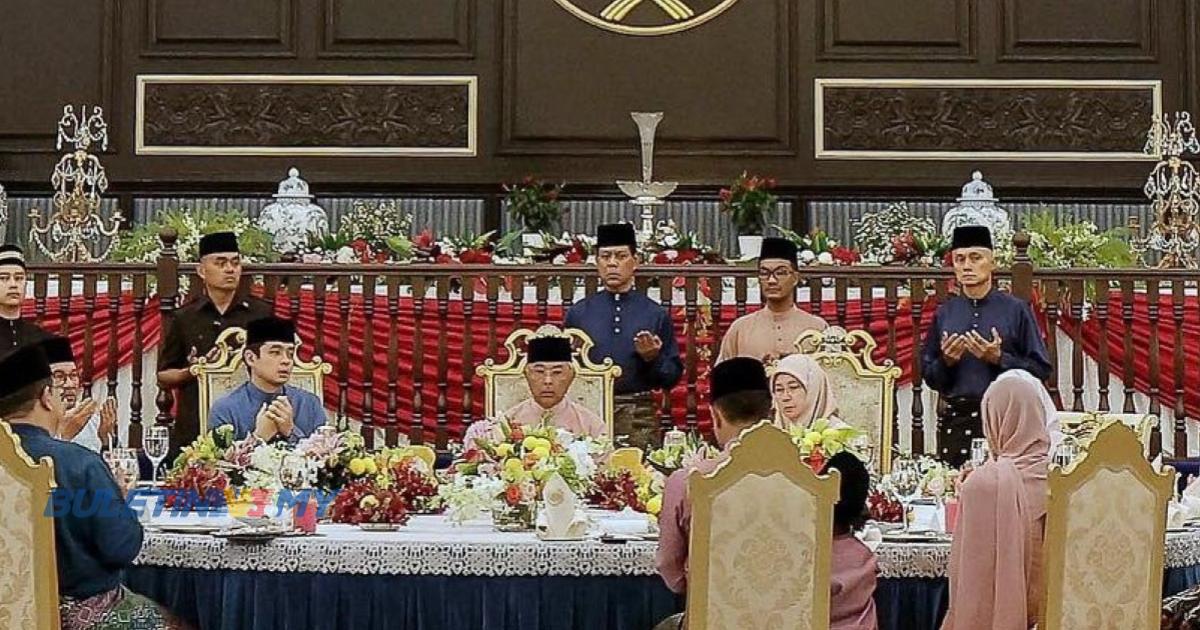 Agong, Raja Permaisuri iftar bersama PM, Jemaah Menteri