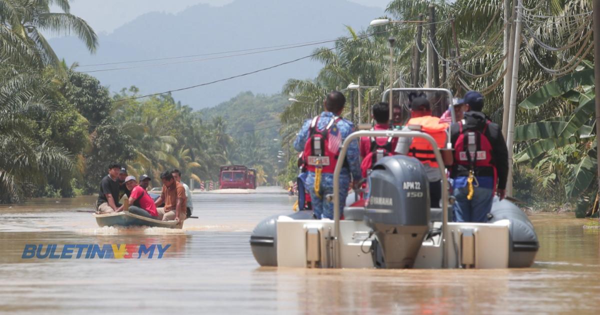 Semua projek tebatan banjir Johor ikut jadual – Nik Nazmi