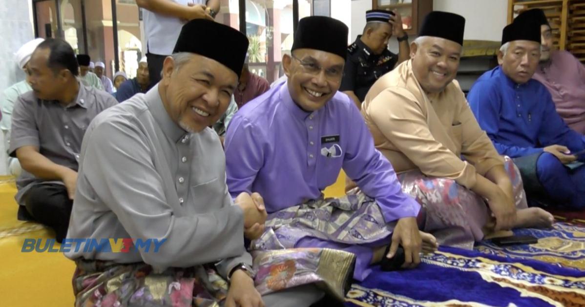 Ahmad Zahid solat Jumaat bersama jemaah Masjid Assobirin Gial