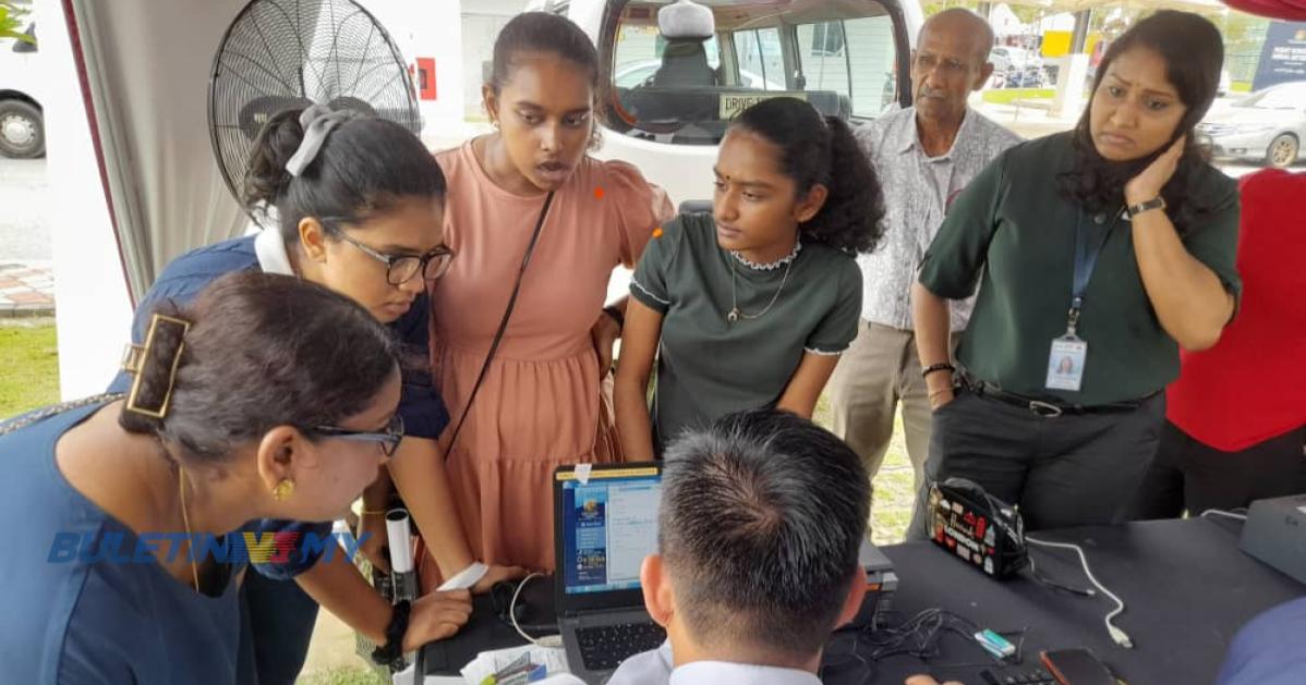 Hari Terbuka Parlimen: Orang ramai ambil peluang bayar saman