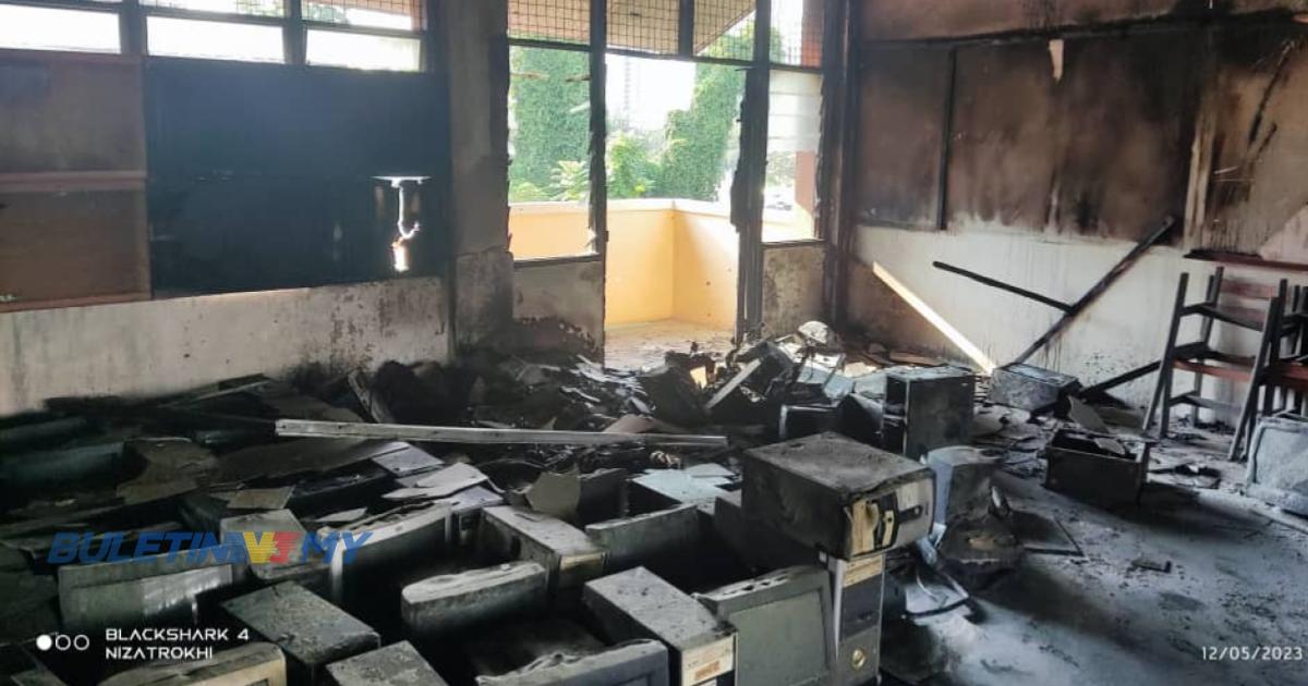 Stor komputer sekolah terbakar