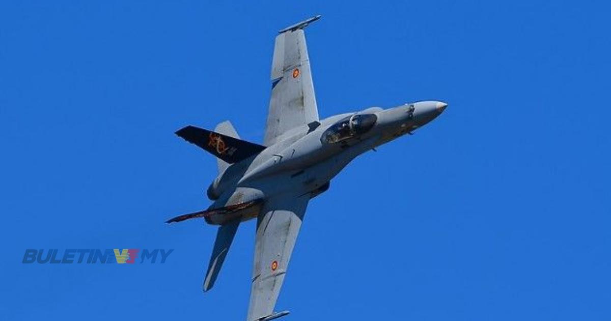 [VIDEO] Jet pejuang F-18 terhempas, juruterbang selamat