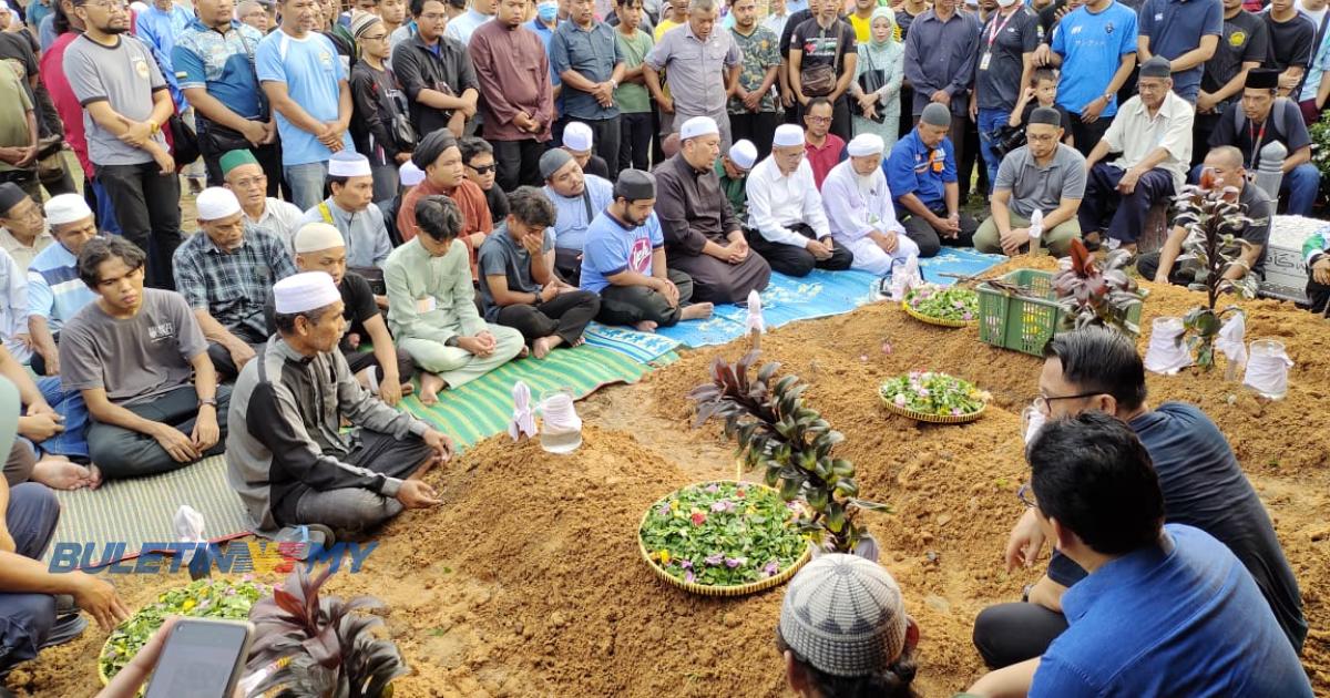 [VIDEO] Jenazah Azriyani dan empat anak selamat dikebumikan dalam satu liang