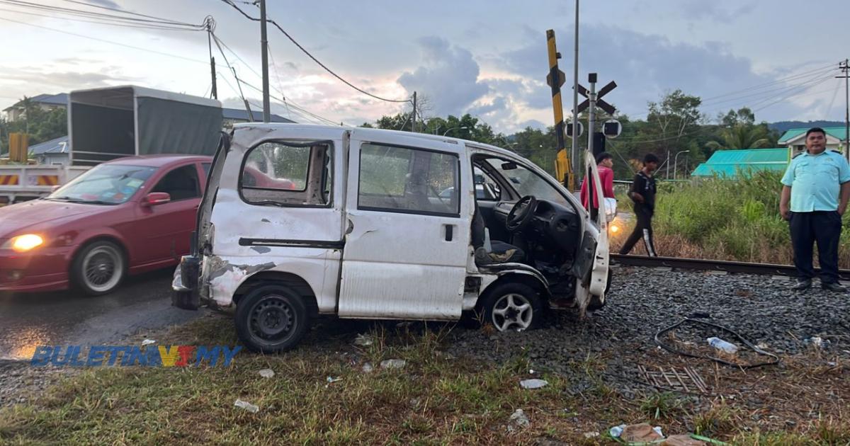 [VIDEO] Perodua Rusa dirempuh kereta api