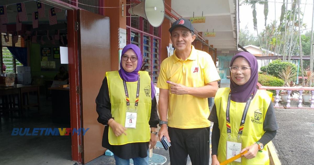 ‘Port Dickson tetap di hati’ -Ahmad Idham mengundi di SK Teluk Kemang