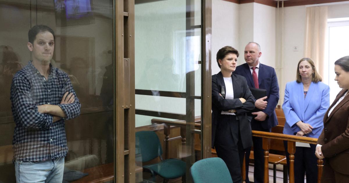 Mahkamah Moscow lanjutkan tempoh penahanan pemberita WSJ Gershkovich selama 3 bulan