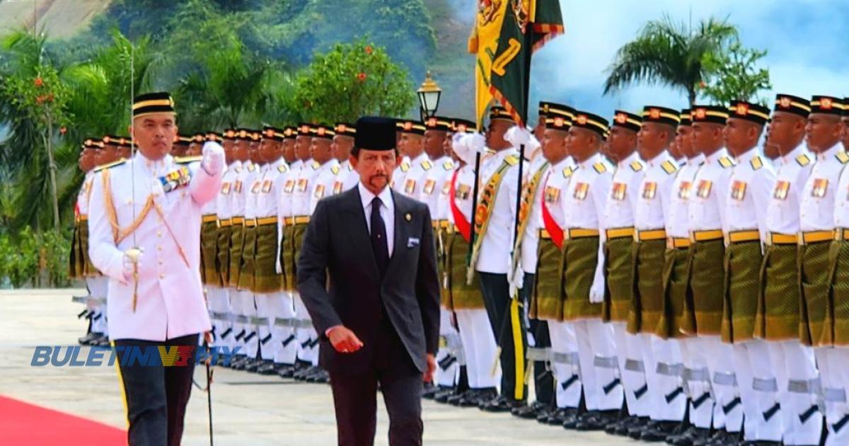 Sultan Brunei diberi Sambutan Negara di Istana Negara