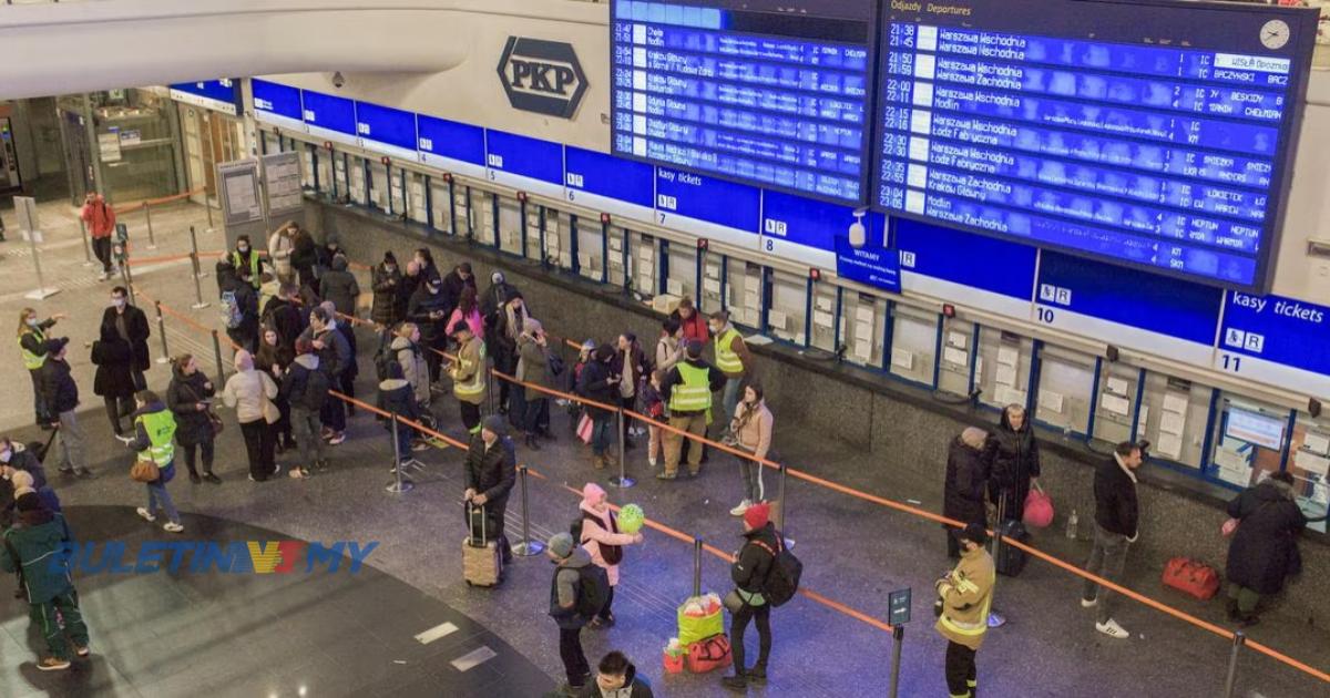 Penyerang guna isyarat radio hentikan kereta api Poland