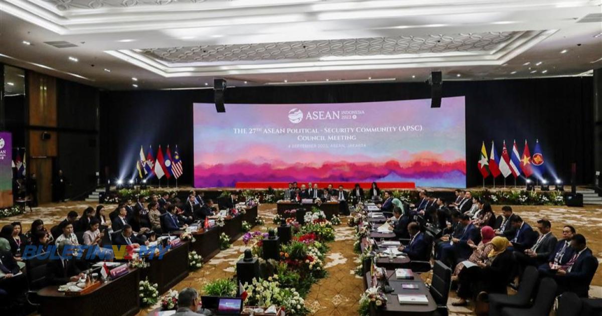 Sidang Kemuncak ASEAN ke-43: Mesyuarat menteri luar tekankan perpaduan, keterangkuman