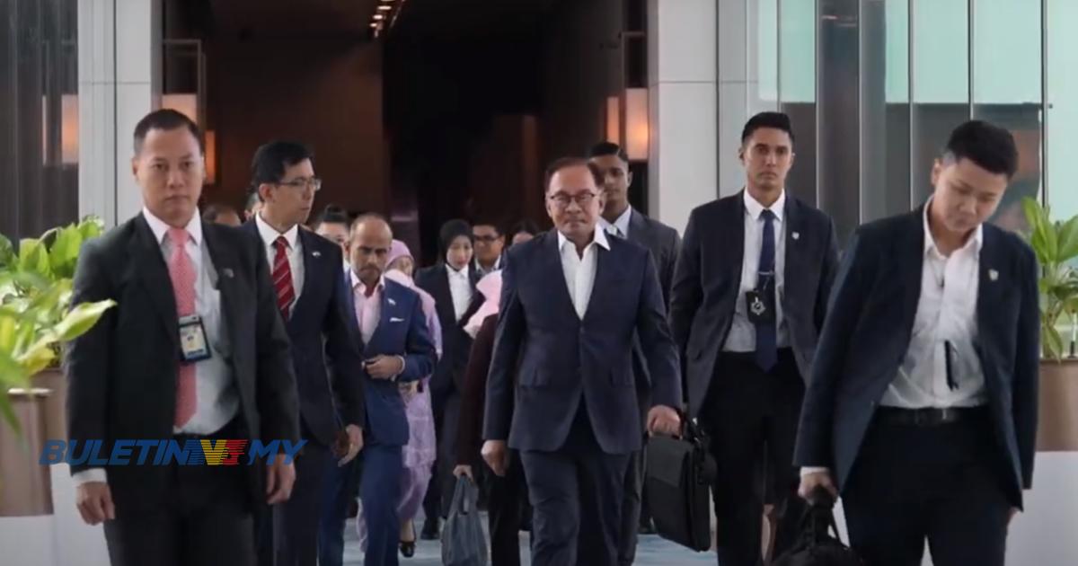 [VIDEO] PM tiba di Singapura untuk lawatan kerja sehari