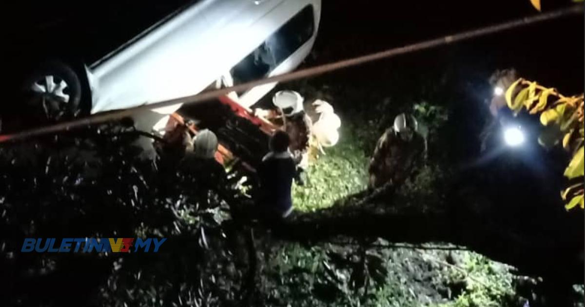 [VIDEO] Van pelancong jatuh gaung, seorang penumpang maut