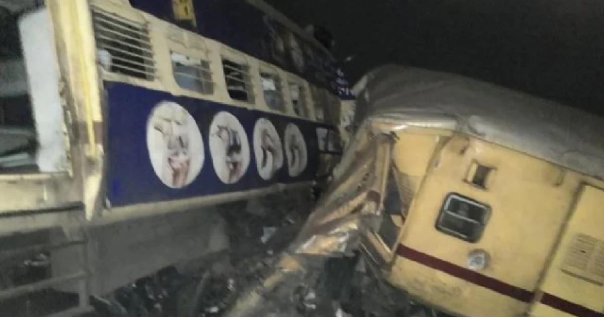 8 terbunuh, kereta api bertembung di India tersilap isyarat