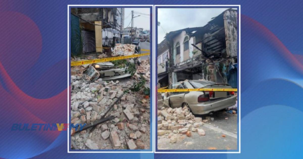 [VIDEO] Kereta rosak dihempap runtuhan dinding bangunan lama