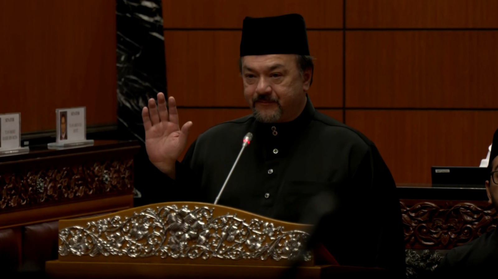 Amir Hamzah angkat sumpah sebagai Senator