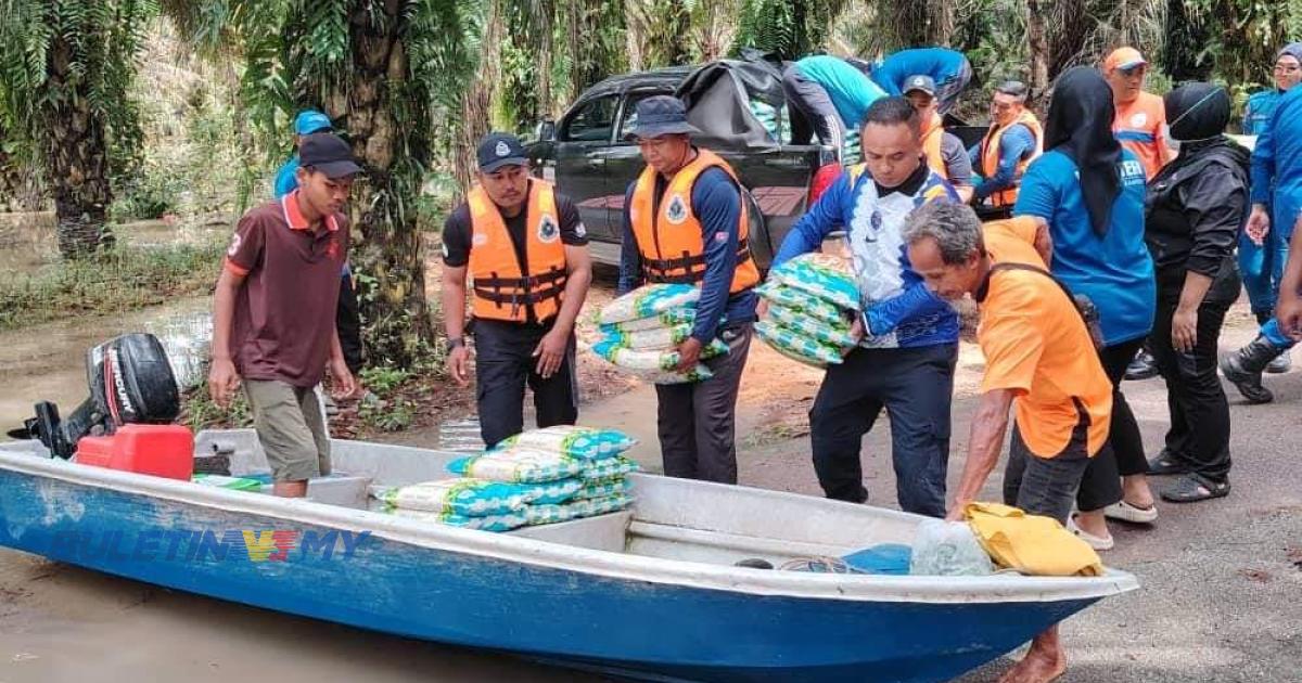 Banjir di Johor, pasukan “Boatman” IPD Kluang mula sibuk
