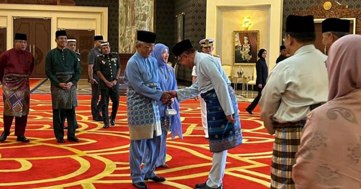 Agong, Raja Permaisuri Berangkat Ke Majlis Jamuan Teh Diraja Di Istana ...