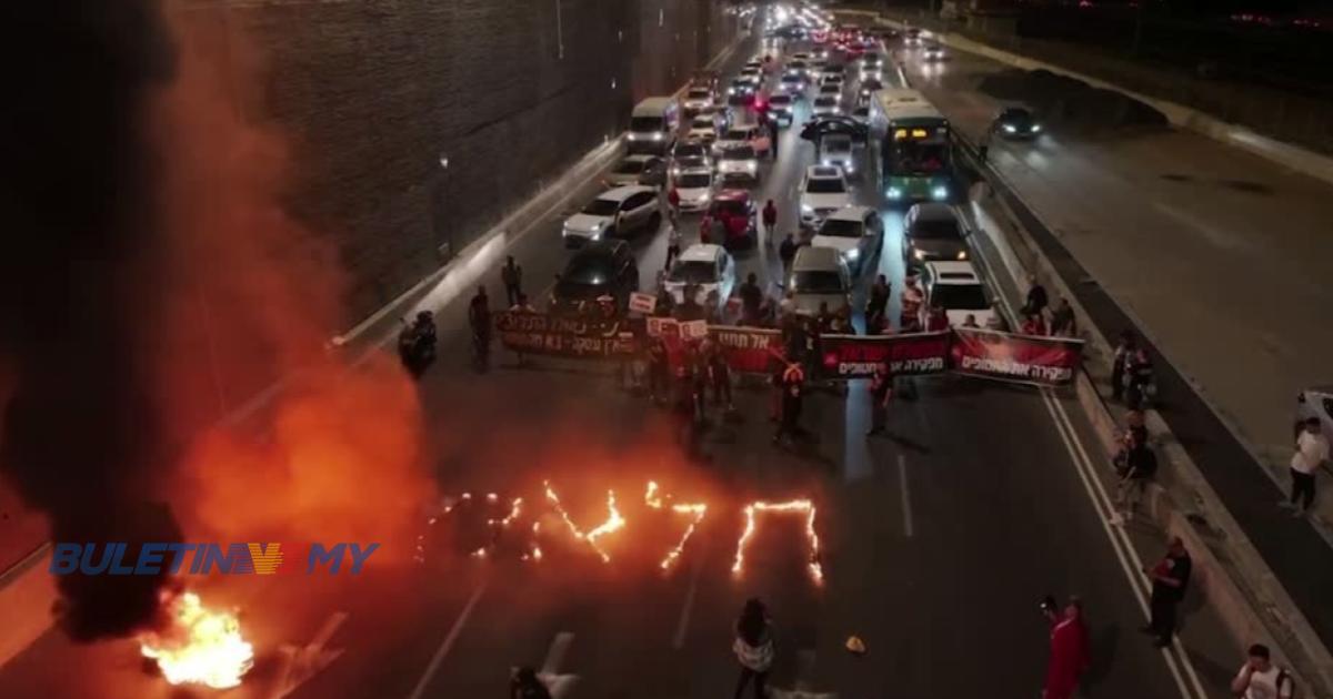 Penunjuk perasaan di Tel Aviv halang trafik, desak gencatan senjata 