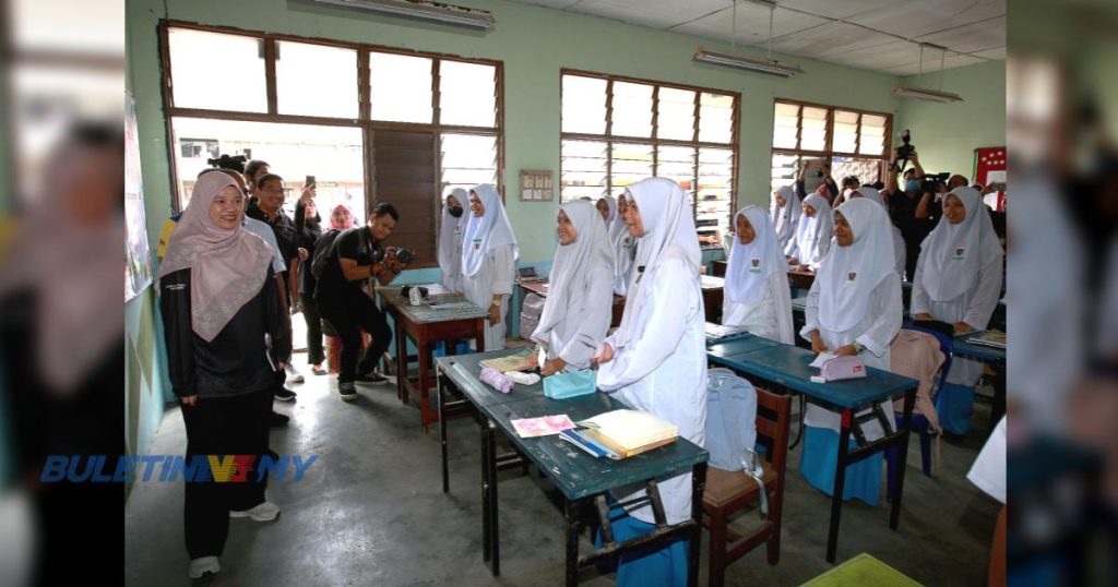 Isu sekolah padat: Kelas terapung antara solusi KPM | BULETIN TV3 Malaysia