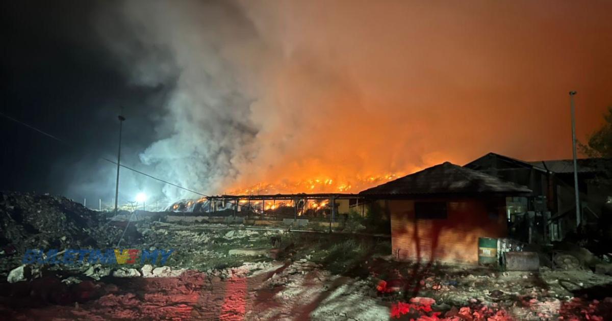 [VIDEO] 75 peratus kebakaran tapak pelupusan sampah Kampung Sungai Ikan telah dipadam