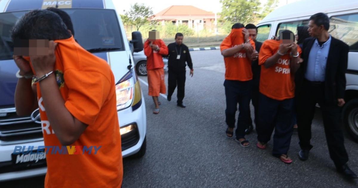 Empat pegawai kanan tiba di Mahkamah Kota Bharu untuk direman, sambung reman