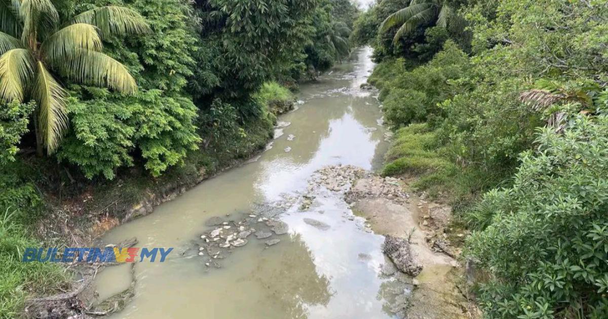 Bau busuk di Sungai Selangkah disyaki daripada pelepasan air kumbahan mentah 