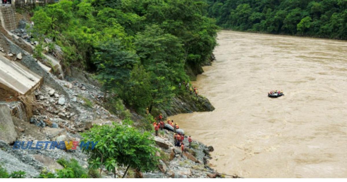 60 hilang, bas terjatuh ke dalam sungai Trishuli, Nepal