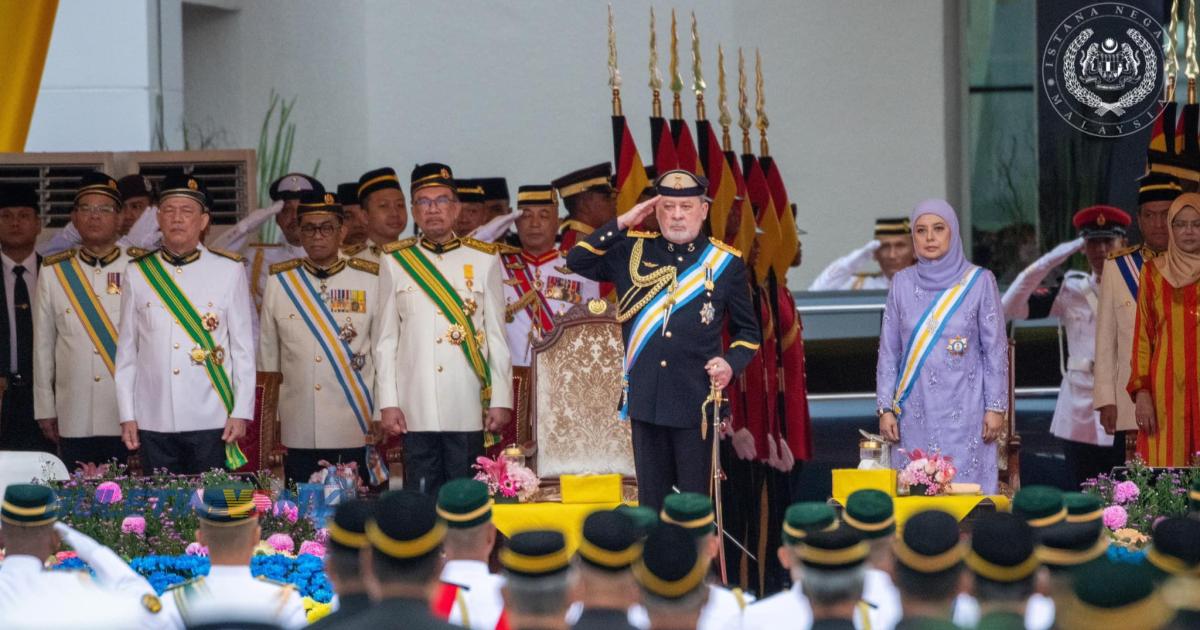 Agong, Permaisuri berangkat ke sambutan Hari Pahlawan 2024