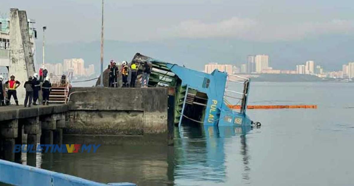 Feri ikonik Pulau Pinang tengelam akibat tali pengikat putus