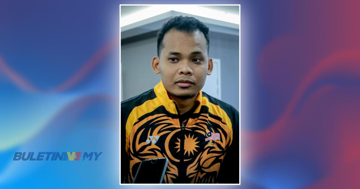 Rezeki Shah Firdaus bawa ibu bapa tunai umrah