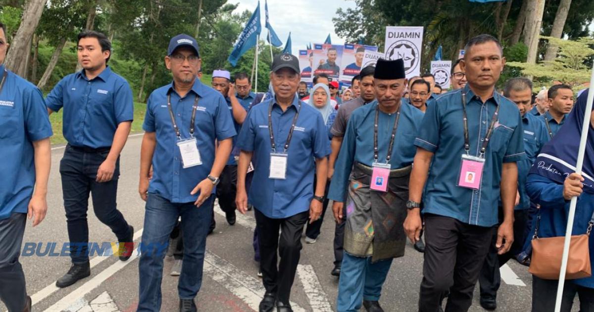 PRK DUN Mahkota: Calon PN tiba di pusat penamaan calon