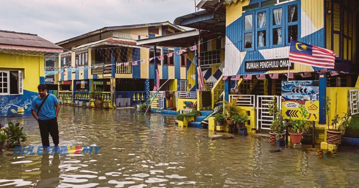 PM beri sumbangan peribadi kepada mangsa banjir di Perlis