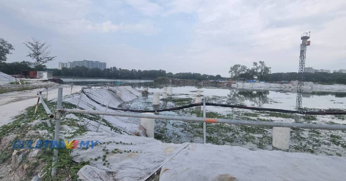 Runtuhan tebing di Puchong, kawasan pembinaan projek LRA tenggelam 