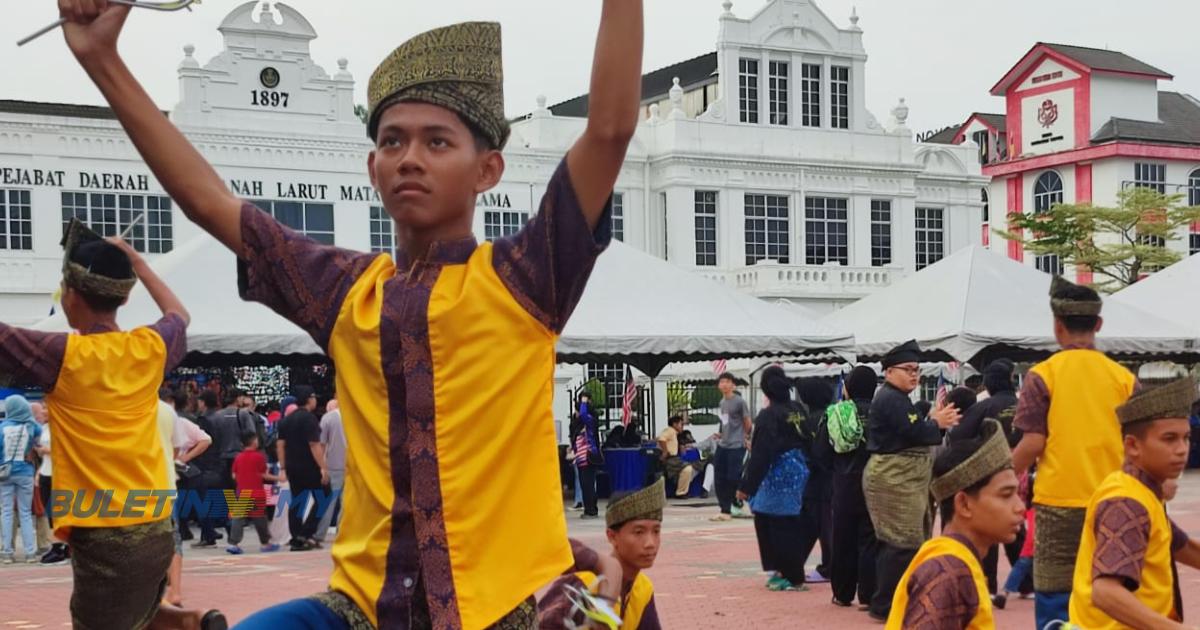 Tarian Dabus: Seni warisan negeri Perak curi tumpuan sambutan Hari Kebangsaan 